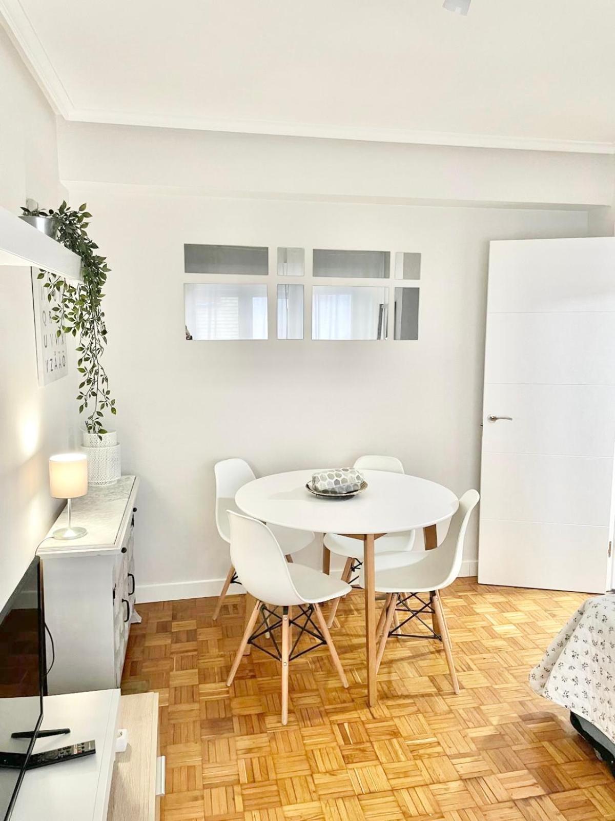 Ferienwohnung Tranquilidad Al Lado Del Centro Parking Incluido Oviédo Exterior foto